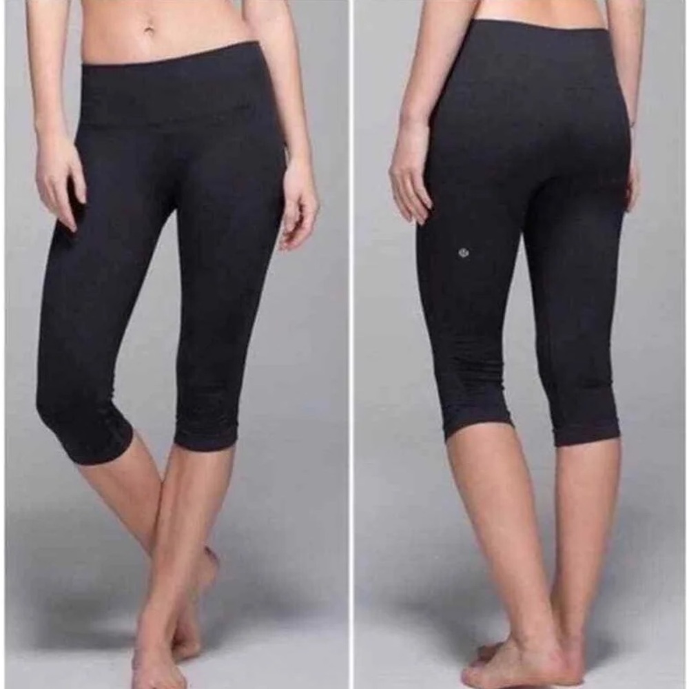 Lululemon Ebb and Flow Cropped leggings in black - size 4